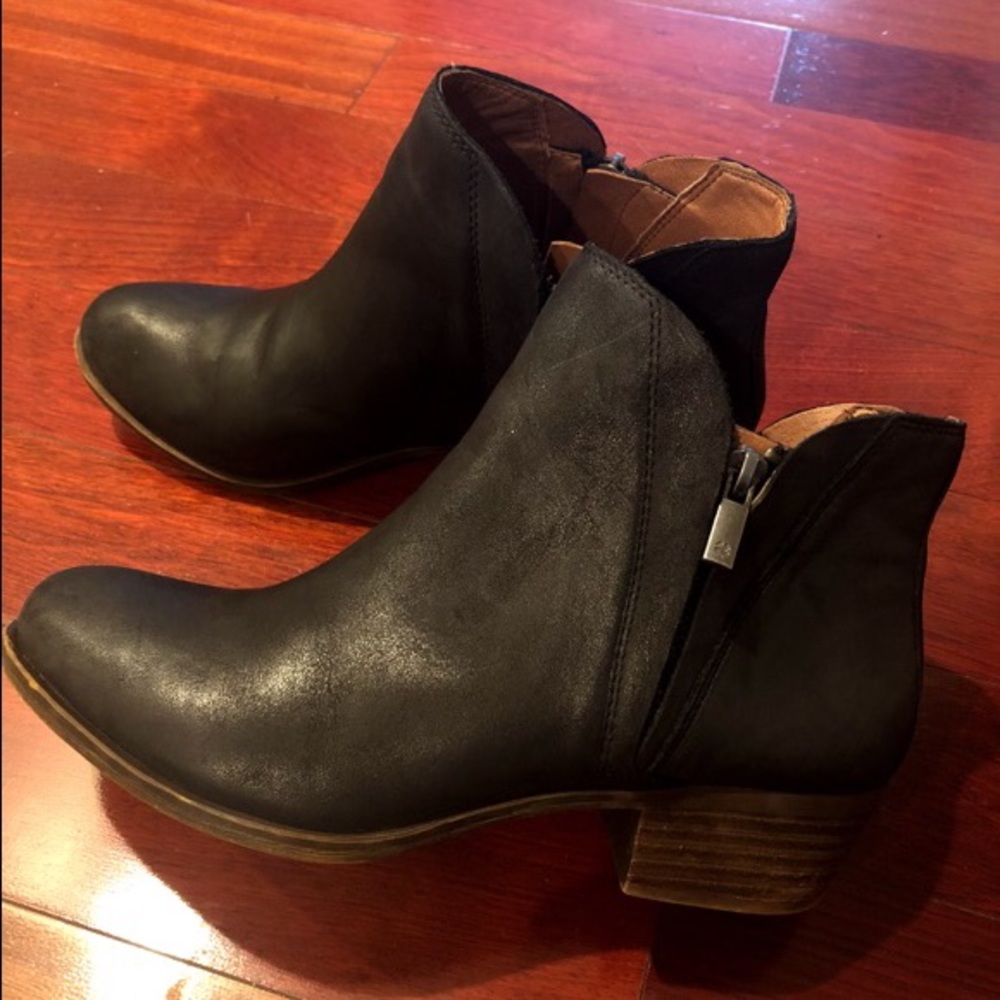 Lucky Brand leather zip boots